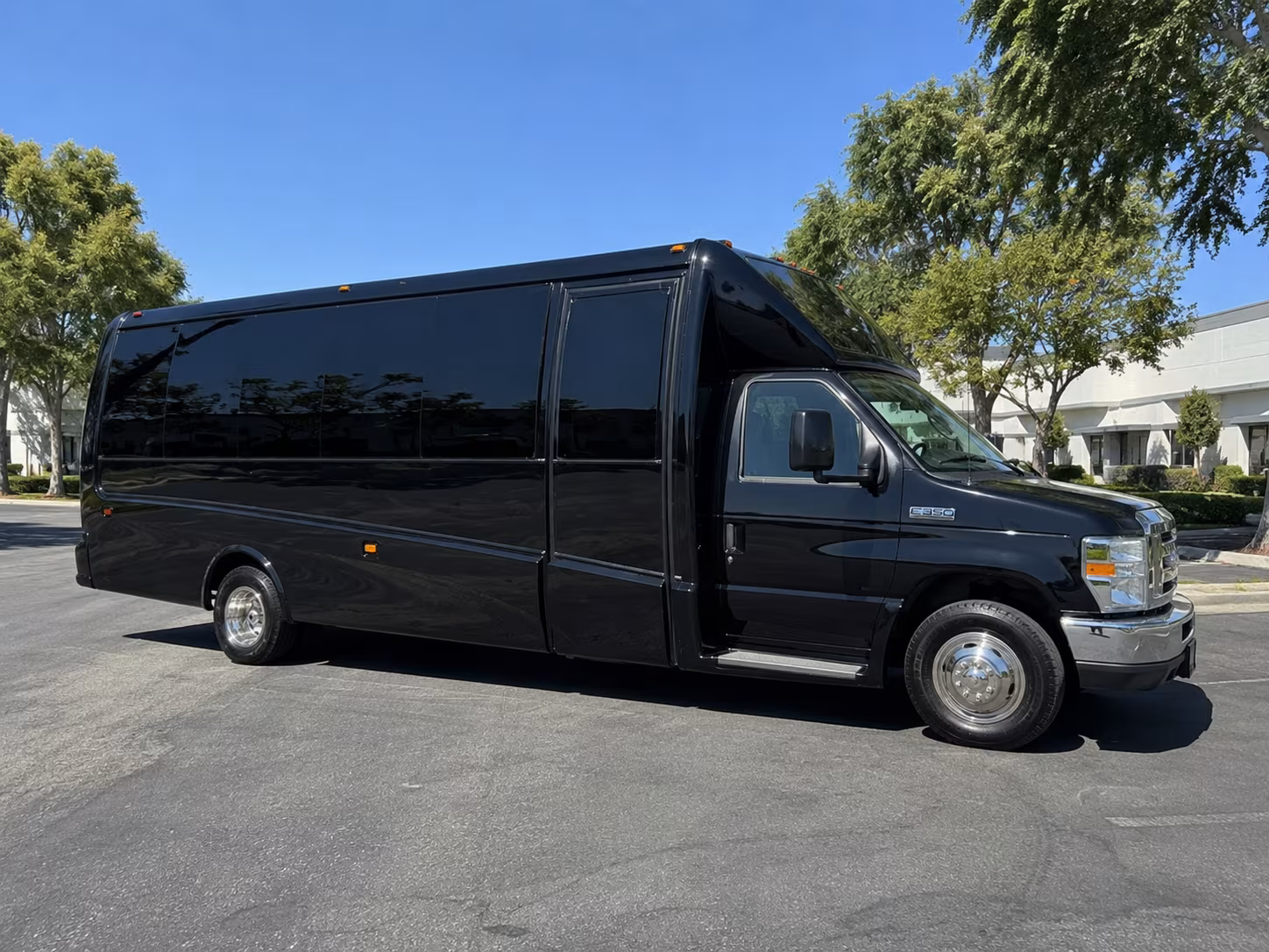 Wellington Winery Tour & Pub Crawl Transportation party bus exterior